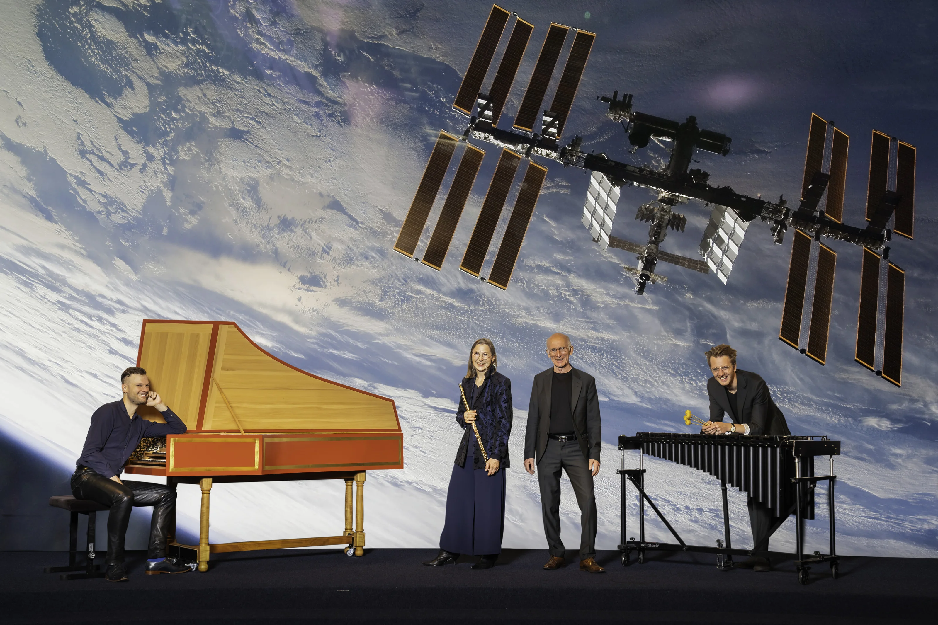Stardust Sinfonie performing live — photo © David Beecroft